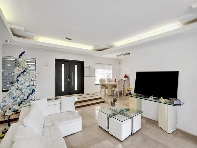 21235 NE 19th Ct, Miami FL 33179