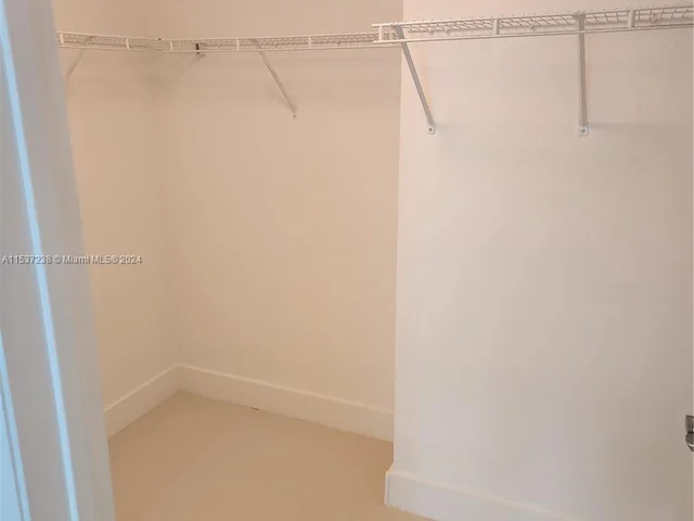 244 Biscayne Blvd # 2809, Miami FL 33132