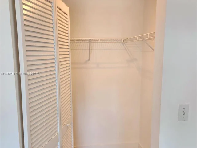 244 Biscayne Blvd # 2809, Miami FL 33132