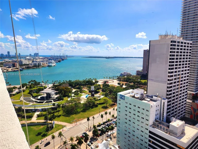 244 Biscayne Blvd # 2809, Miami FL 33132