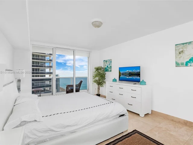 1830 S Ocean Dr # 2808, Hallandale Beach FL 33009