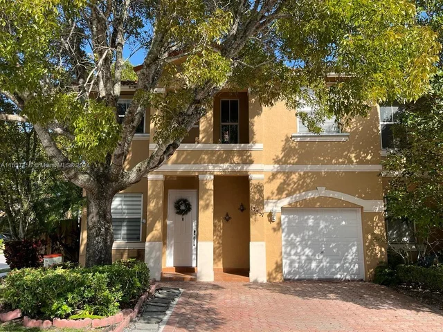 13557 NW 7th Pl, Pembroke Pines FL 33028