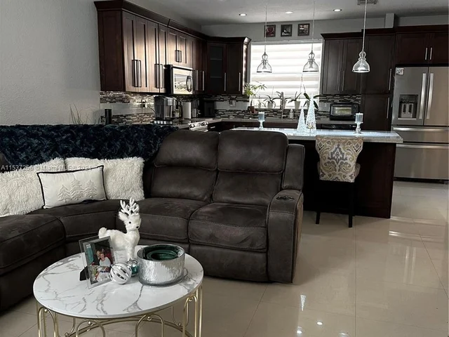 13557 NW 7th Pl, Pembroke Pines FL 33028