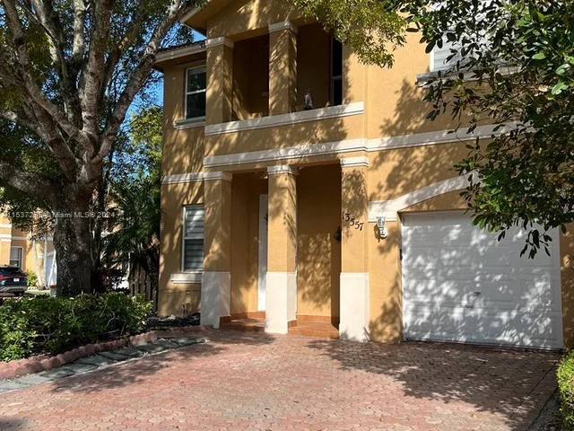 13557 NW 7th Pl, Pembroke Pines FL 33028