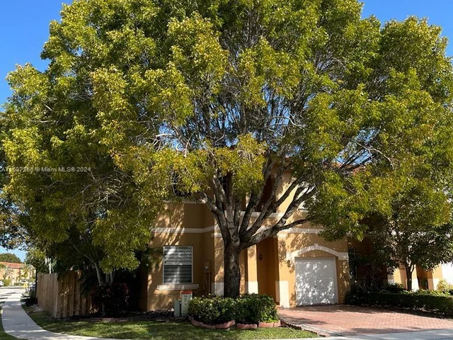 13557 NW 7th Pl, Pembroke Pines FL 33028