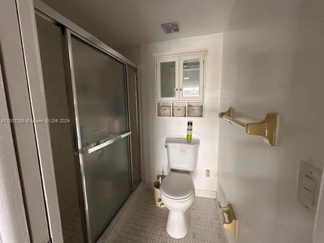 877 NE 195th St # 318, Miami FL 33179