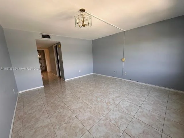 877 NE 195th St # 318, Miami FL 33179