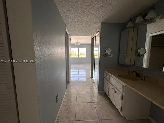 877 NE 195th St # 318, Miami FL 33179