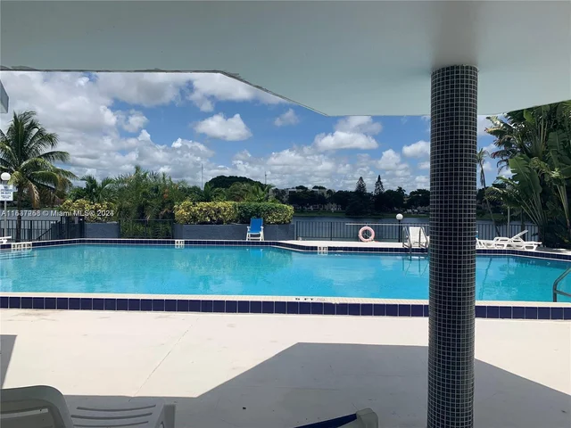 877 NE 195th St # 318, Miami FL 33179