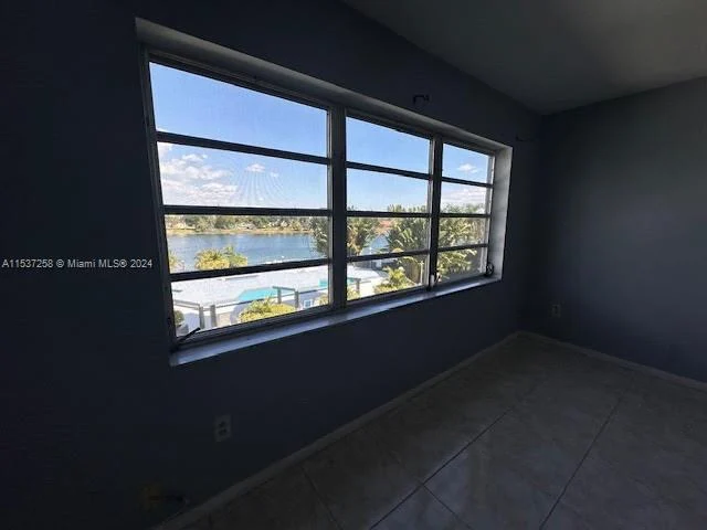 877 NE 195th St # 318, Miami FL 33179