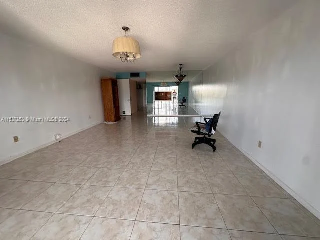 877 NE 195th St # 318, Miami FL 33179