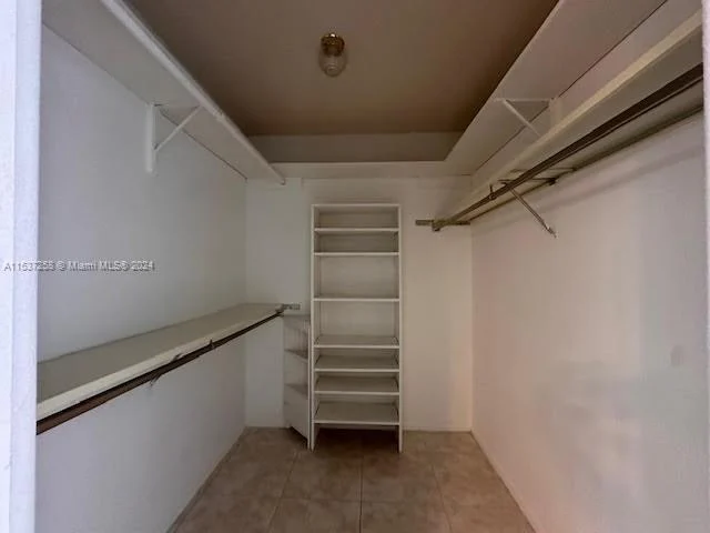 877 NE 195th St # 318, Miami FL 33179