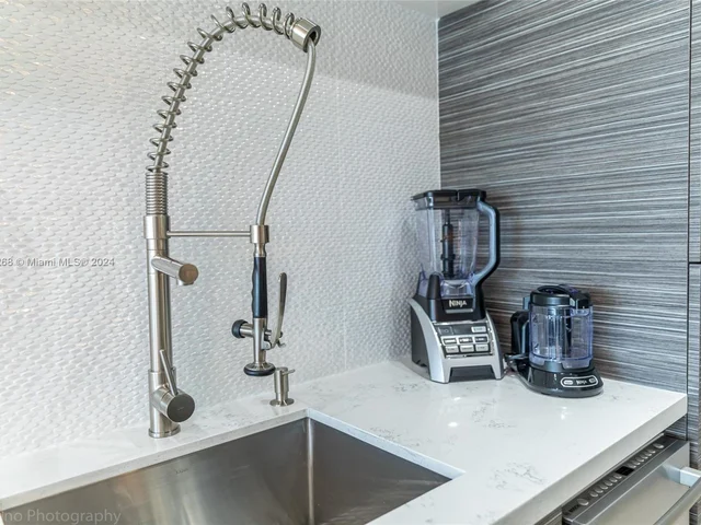 1000 West Ave # 732, Miami Beach FL 33139