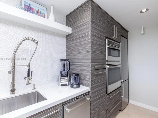 1000 West Ave # 732, Miami Beach FL 33139