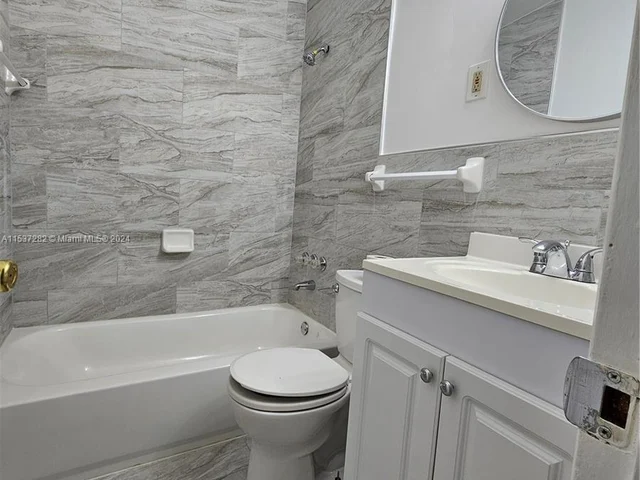 17151 SW 99th Ct, Palmetto Bay FL 33157