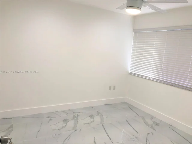 8033 Lake Dr # 203, Doral FL 33166