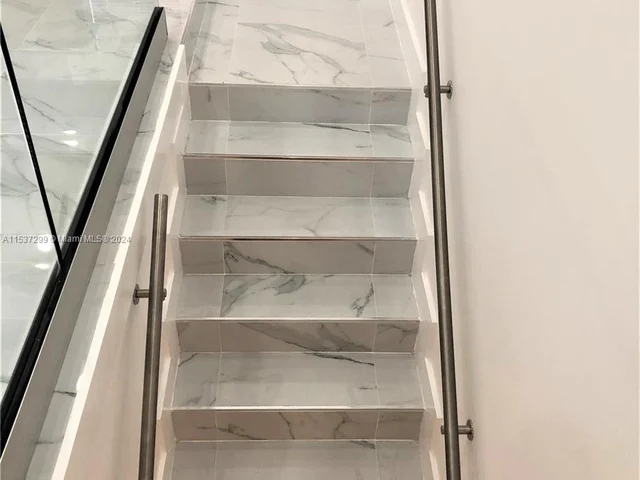 8033 Lake Dr # 203, Doral FL 33166