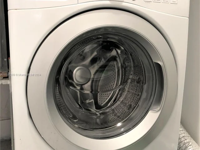 8033 Lake Dr # 203, Doral FL 33166