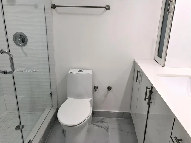 8033 Lake Dr # 203, Doral FL 33166