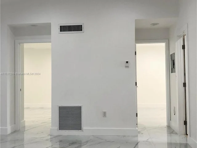 8033 Lake Dr # 203, Doral FL 33166