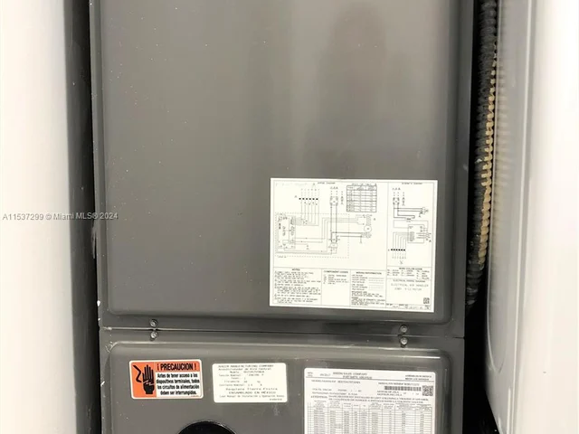 8033 Lake Dr # 203, Doral FL 33166