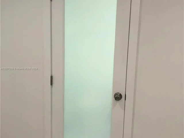 8033 Lake Dr # 203, Doral FL 33166