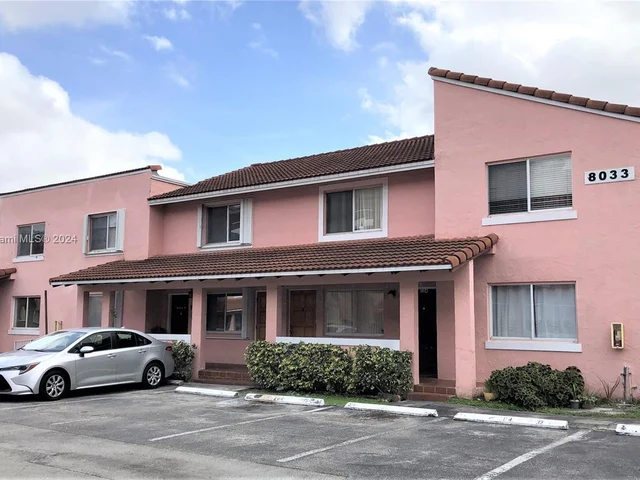 8033 Lake Dr # 203, Doral FL 33166