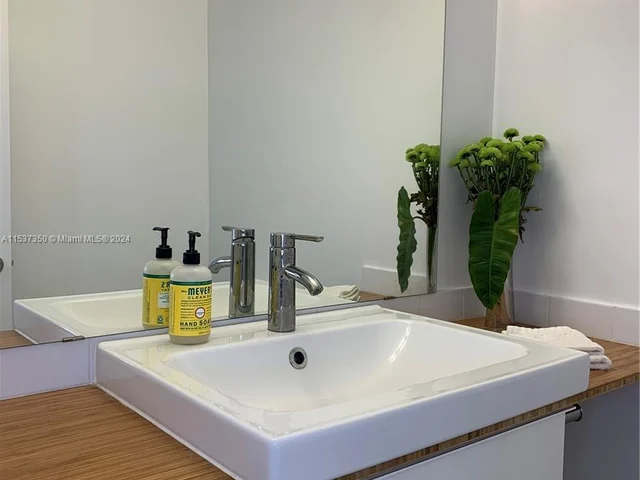 1020 Meridian Ave # 806, Miami Beach FL 33139