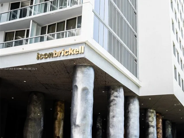 465 Brickell Ave # 5002, Miami FL 33131