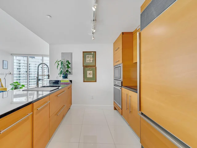 465 Brickell Ave # 5002, Miami FL 33131