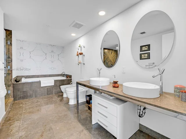 465 Brickell Ave # 5002, Miami FL 33131