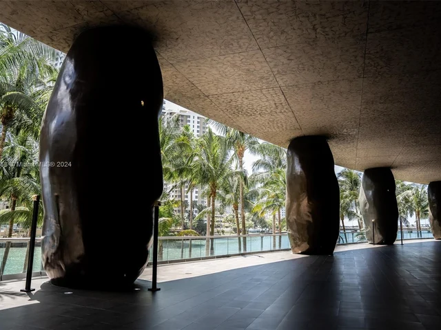 465 Brickell Ave # 5002, Miami FL 33131