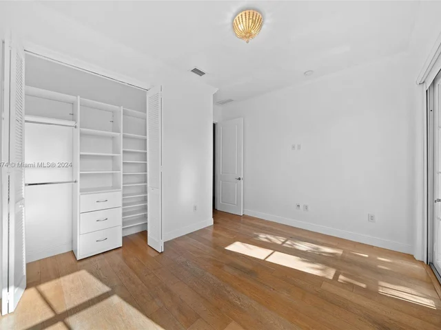 464 Fernwood Rd, Key Biscayne FL 33149