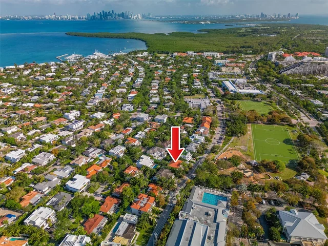 464 Fernwood Rd, Key Biscayne FL 33149