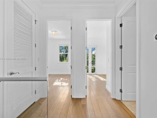 464 Fernwood Rd, Key Biscayne FL 33149