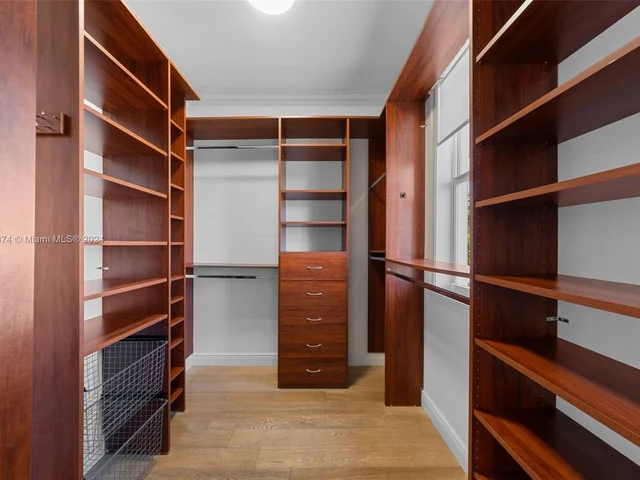 464 Fernwood Rd, Key Biscayne FL 33149