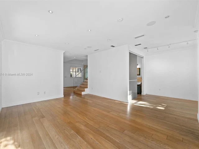 464 Fernwood Rd, Key Biscayne FL 33149