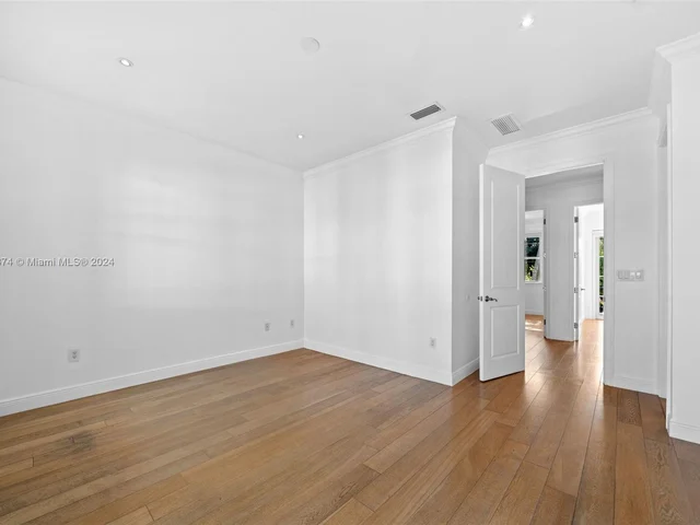 464 Fernwood Rd, Key Biscayne FL 33149