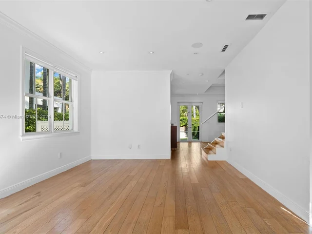 464 Fernwood Rd, Key Biscayne FL 33149