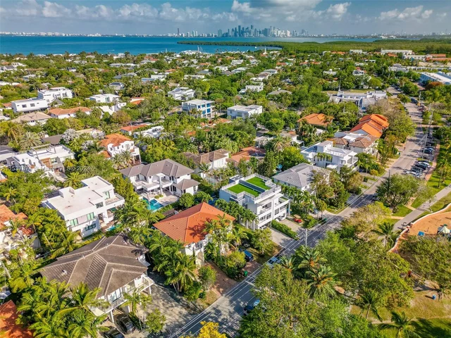 464 Fernwood Rd, Key Biscayne FL 33149