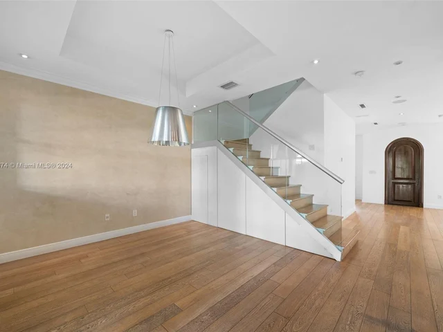 464 Fernwood Rd, Key Biscayne FL 33149