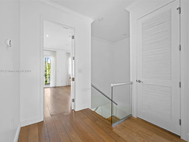 464 Fernwood Rd, Key Biscayne FL 33149