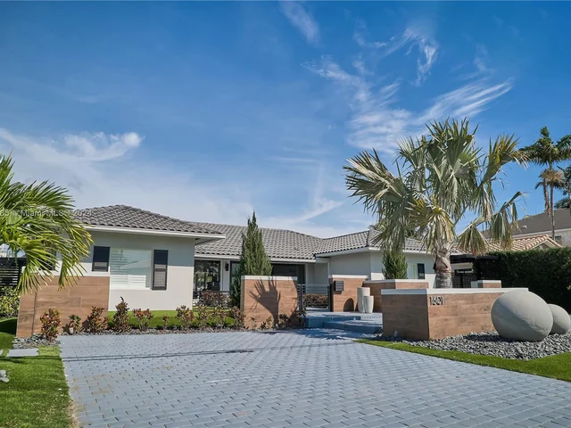 1601 SE 11th St, Fort Lauderdale FL 33316