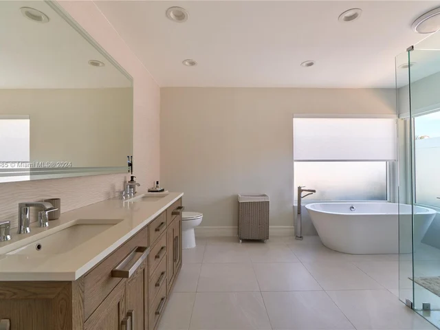 1601 SE 11th St, Fort Lauderdale FL 33316