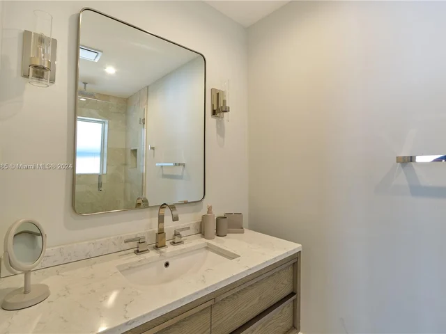 1601 SE 11th St, Fort Lauderdale FL 33316