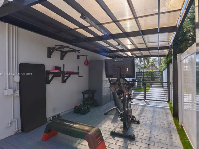 1601 SE 11th St, Fort Lauderdale FL 33316