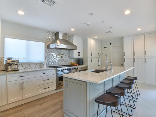 1601 SE 11th St, Fort Lauderdale FL 33316