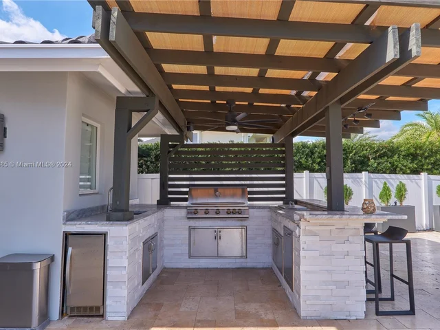 1601 SE 11th St, Fort Lauderdale FL 33316