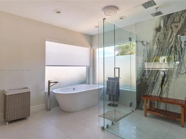 1601 SE 11th St, Fort Lauderdale FL 33316