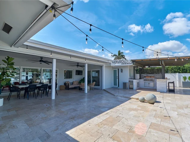 1601 SE 11th St, Fort Lauderdale FL 33316